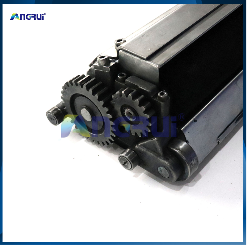 ANGRUI is suitable for Heidelberg offset printing machine original disassembly second-hand automatic cleaning device brush roller S8.205.028
